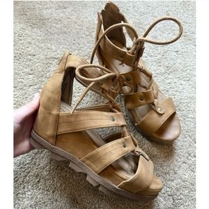Women's Tan Strappy Sandals